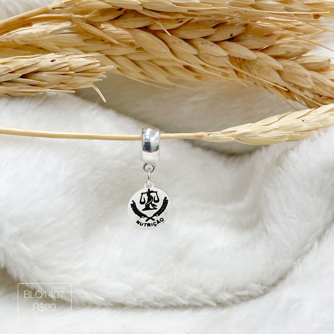 Berloque Nutrição Pendurado Esmaltado Prateado